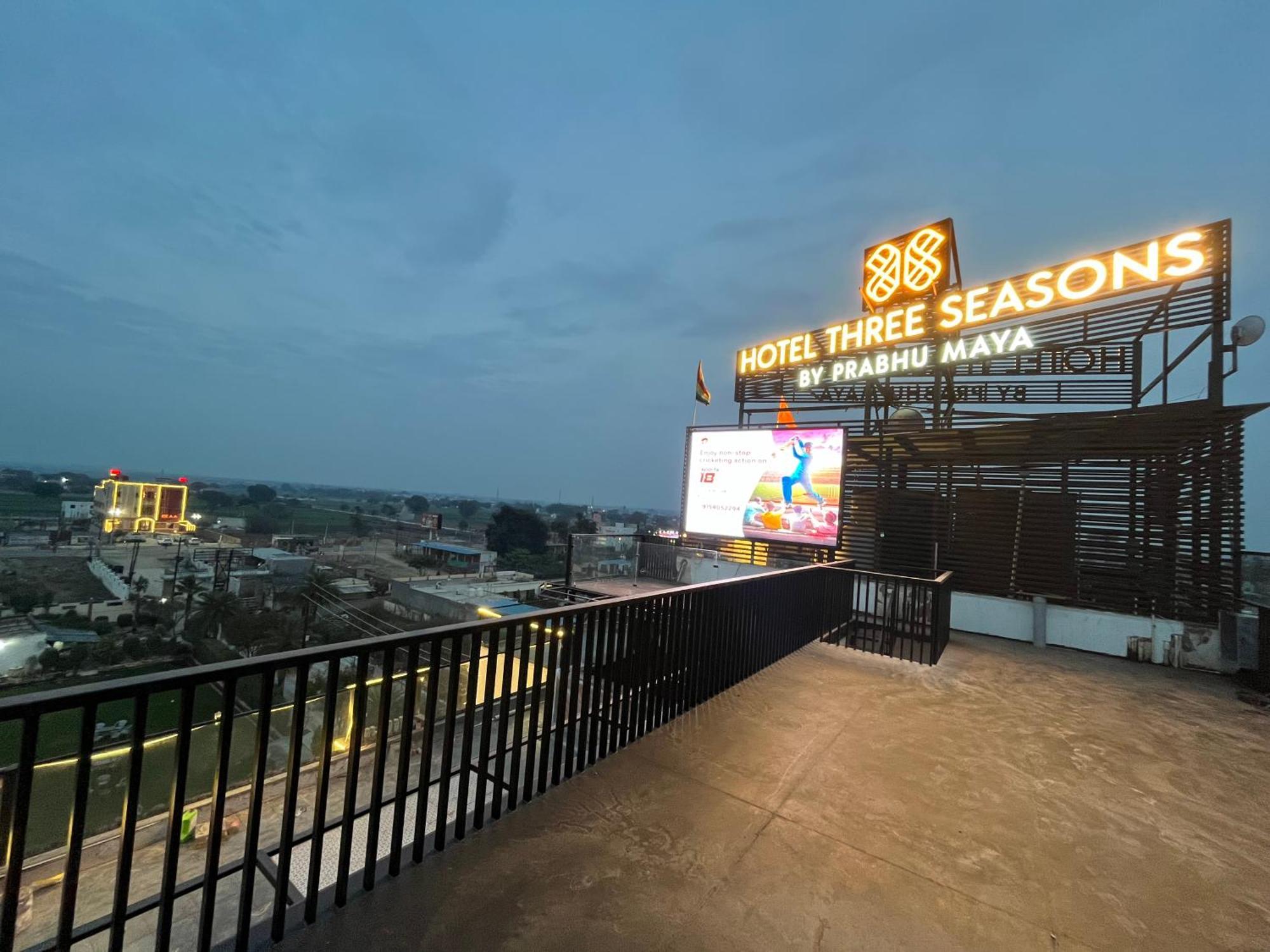 Hotel Three Seasons Vrindavan Exterior photo