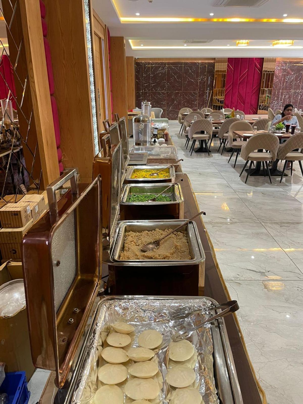 Hotel Three Seasons Vrindavan Exterior photo